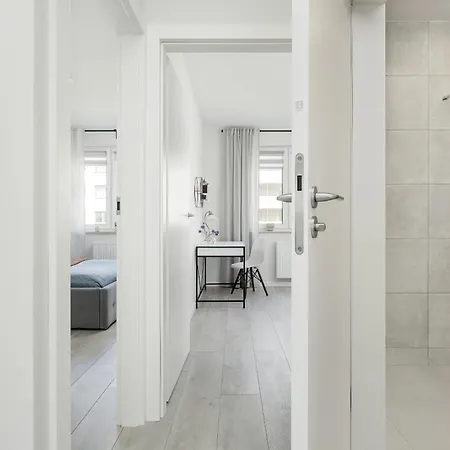 شقة Miedziana Bright With Balcony & Parking By Renters *