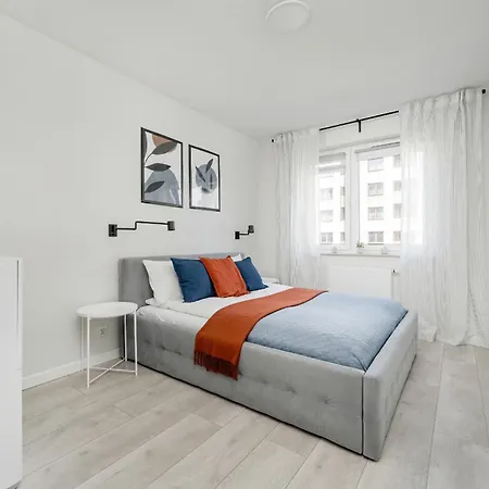 شقة Miedziana Bright With Balcony & Parking By Renters فروتسواف
