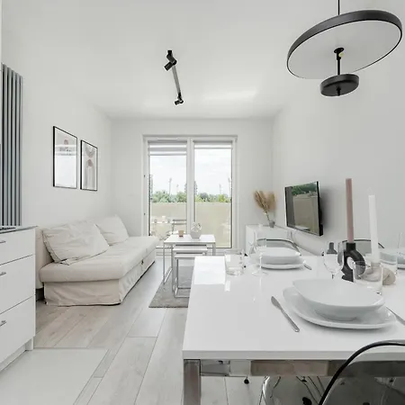 Miedziana Bright With Balcony & Parking By Renters شقة