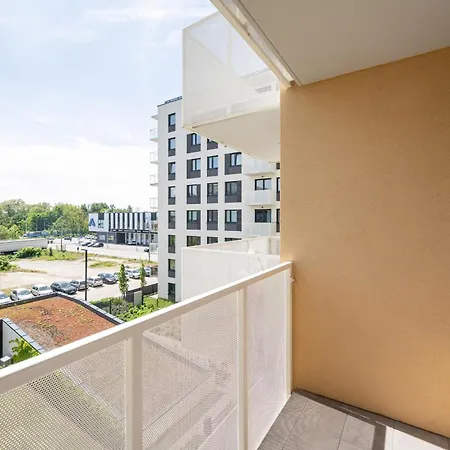 Miedziana Bright With Balcony & Parking By Renters شقة