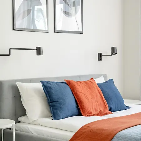 شقة Miedziana Bright With Balcony & Parking By Renters فروتسواف